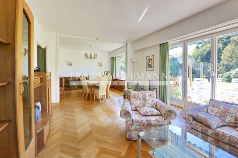 Immobilienangebot - Hamburg - Alle - Zweifamilienhaus auf großem Baugrundstück in Top-Lage von Hamburg-Wellingsbüttel