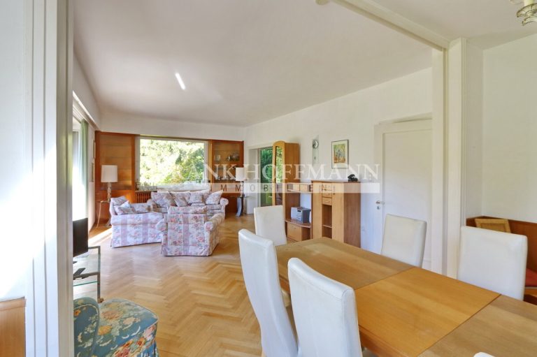 Immobilienangebot - Hamburg - Alle - Zweifamilienhaus auf großem Baugrundstück in Top-Lage von Hamburg-Wellingsbüttel