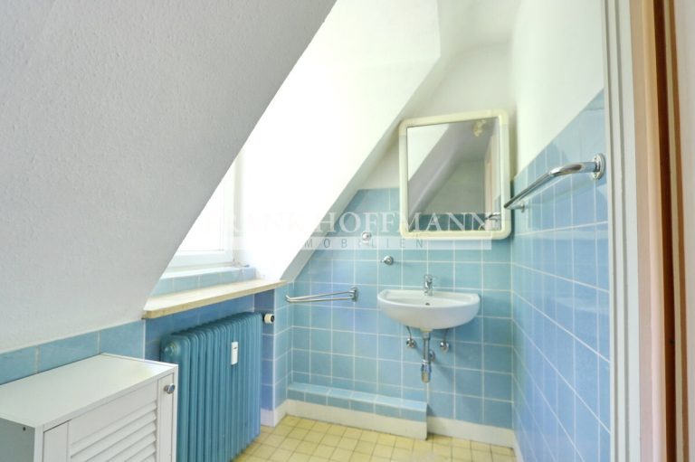 Immobilienangebot - Hamburg - Alle - Zweifamilienhaus auf großem Baugrundstück in Top-Lage von Hamburg-Wellingsbüttel
