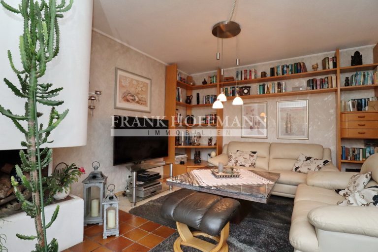 Immobilienangebot - Kaltenkirchen - Alle - Gepflegter Flachdachbungalow mit zwei Einheiten - hiervon eine vermietet in Kaltenkirchen