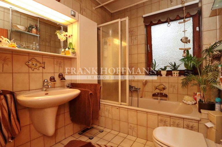 Immobilienangebot - Kaltenkirchen - Alle - Gepflegter Flachdachbungalow mit zwei Einheiten - hiervon eine vermietet in Kaltenkirchen