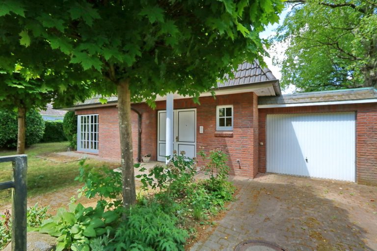 Immobilienangebot - Hamburg - Haus_Wohnung - Tolles Einfamilienhaus mit Garage in Hamburg-Sasel