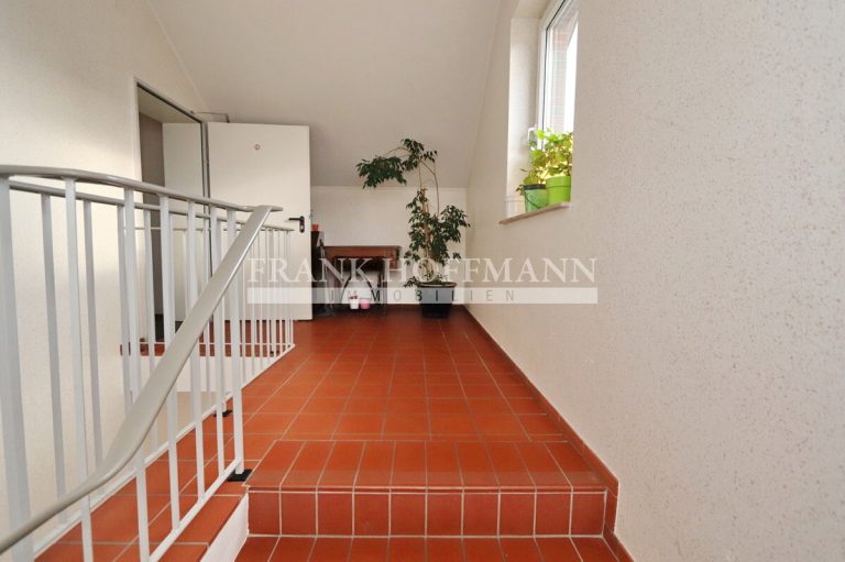Immobilienangebot - Kaltenkirchen - Alle - Wohn-/Geschäftshaus mit 3 Einheiten im Stadtzentrum von Kaltenkirchen