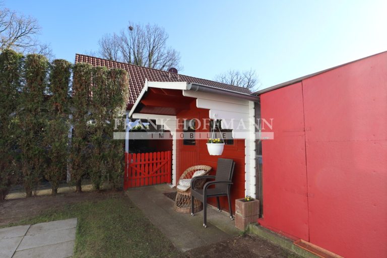 Immobilienangebot - Kaltenkirchen - Alle - Lichtdurchflutete Doppelhaushälfte mit Carport in Kaltenkirchen – ideal für Familien oder Paare!