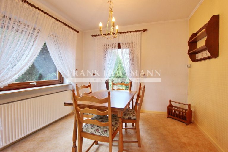 Immobilienangebot - Pinneberg - Alle - Kleines Einfamilienhaus auf großem Grundstück mit Erweiterungsmöglichkeit in Pinneberg
