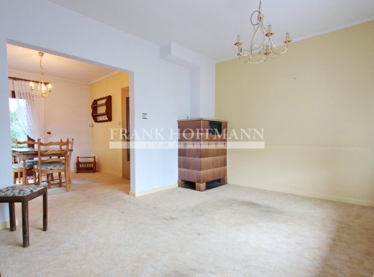 Immobilienangebot - Pinneberg - Alle - Kleines Einfamilienhaus auf großem Grundstück mit Erweiterungsmöglichkeit in Pinneberg