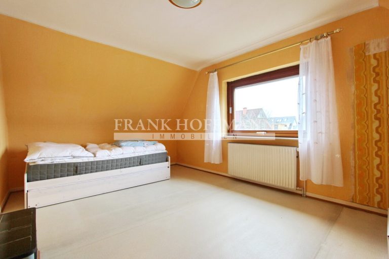 Immobilienangebot - Pinneberg - Alle - Kleines Einfamilienhaus auf großem Grundstück mit Erweiterungsmöglichkeit in Pinneberg