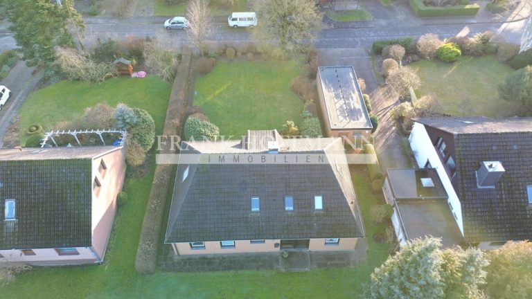 Immobilienangebot - Kaltenkirchen - Alle - Großzügiges Zwei-/Einfamilienhaus in TOP Lage von Kaltenkirchen!