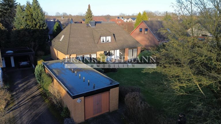Immobilienangebot - Kaltenkirchen - Alle - Großzügiges Zwei-/Einfamilienhaus in TOP Lage von Kaltenkirchen!