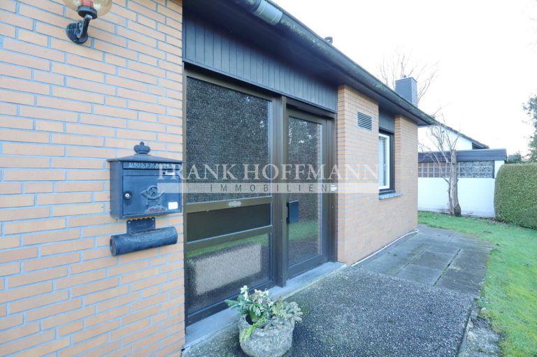 Immobilienangebot - Kaltenkirchen - Alle - Großzügiges Zwei-/Einfamilienhaus in TOP Lage von Kaltenkirchen!