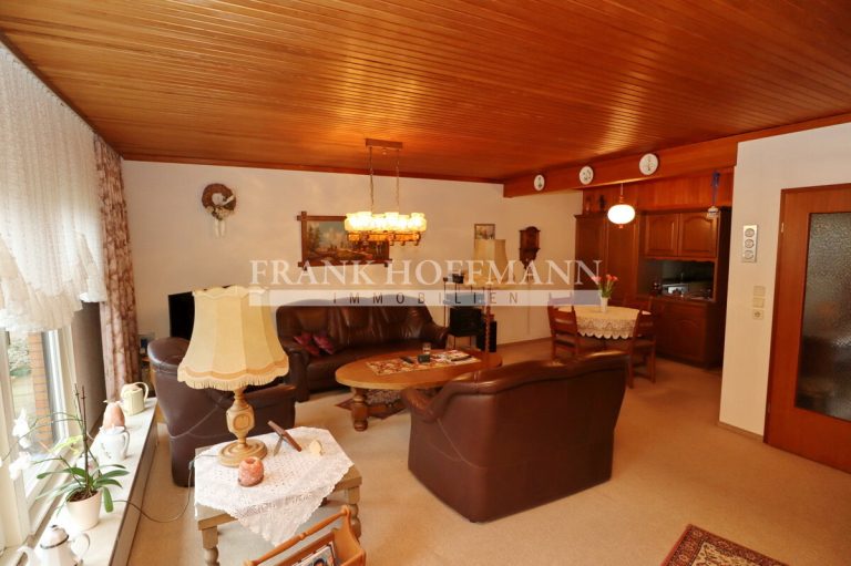 Immobilienangebot - Kaltenkirchen - Alle - Großzügiges Zwei-/Einfamilienhaus in TOP Lage von Kaltenkirchen!