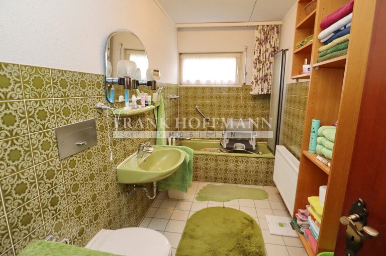 Immobilienangebot - Kaltenkirchen - Alle - Großzügiges Zwei-/Einfamilienhaus in TOP Lage von Kaltenkirchen!