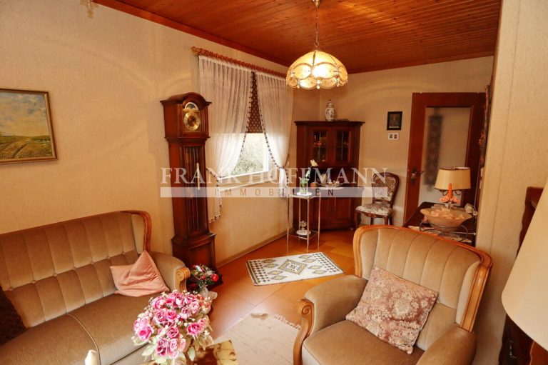 Immobilienangebot - Kaltenkirchen - Alle - Großzügiges Zwei-/Einfamilienhaus in TOP Lage von Kaltenkirchen!