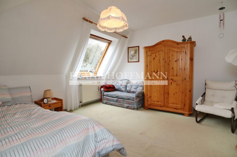 Immobilienangebot - Kaltenkirchen - Alle - Großzügiges Zwei-/Einfamilienhaus in TOP Lage von Kaltenkirchen!
