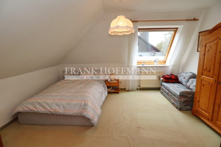 Immobilienangebot - Kaltenkirchen - Alle - Großzügiges Zwei-/Einfamilienhaus in TOP Lage von Kaltenkirchen!