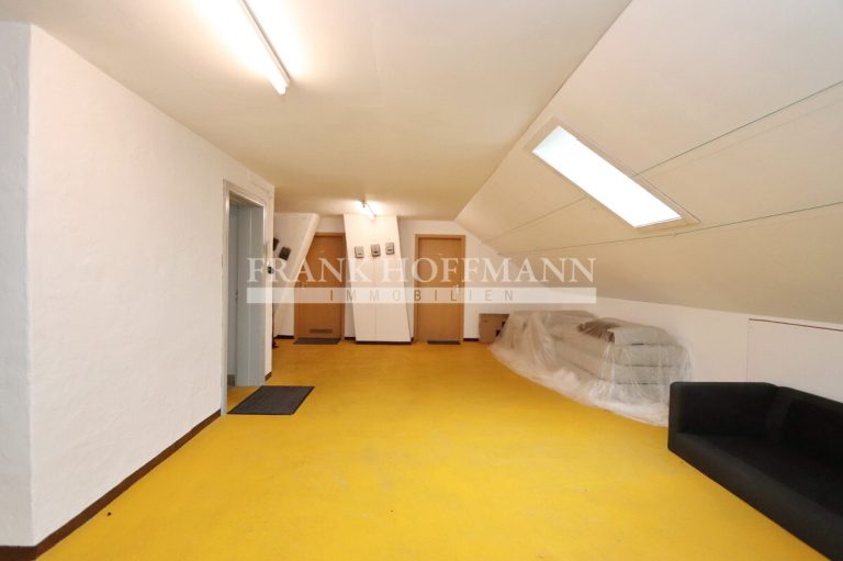 Immobilienangebot - Kaltenkirchen - Alle - Entwicklungspotenzial! Mehrfamilienhaus mit 4 Wohneinheiten in Kaltenkirchen