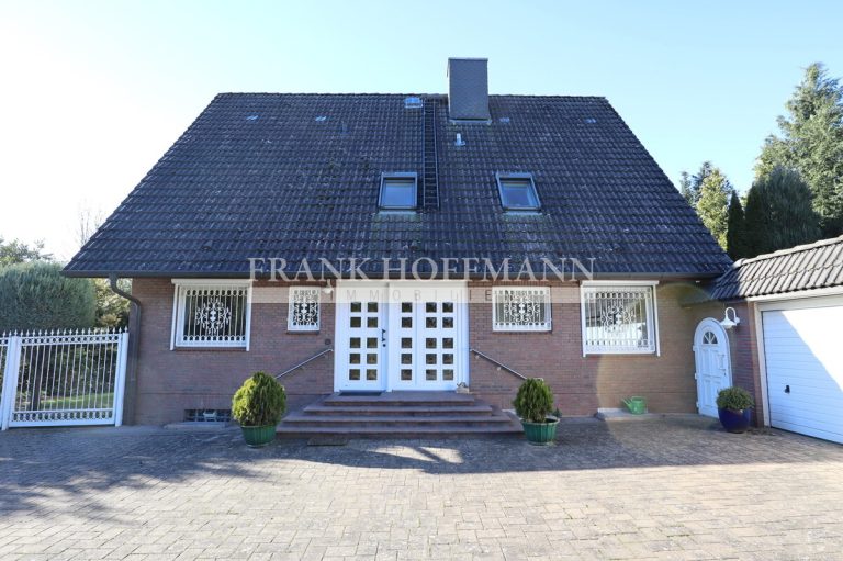 Immobilienangebot - Bönningstedt - Alle - Platz für die ganze Familie: Einfamilienhaus mit großem Grundstück und Doppelgarage in Bönningstedt