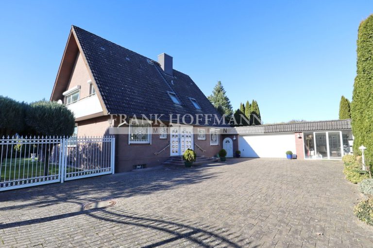 Immobilienangebot - Bönningstedt - Alle - Platz für die ganze Familie: Einfamilienhaus mit großem Grundstück und Doppelgarage in Bönningstedt