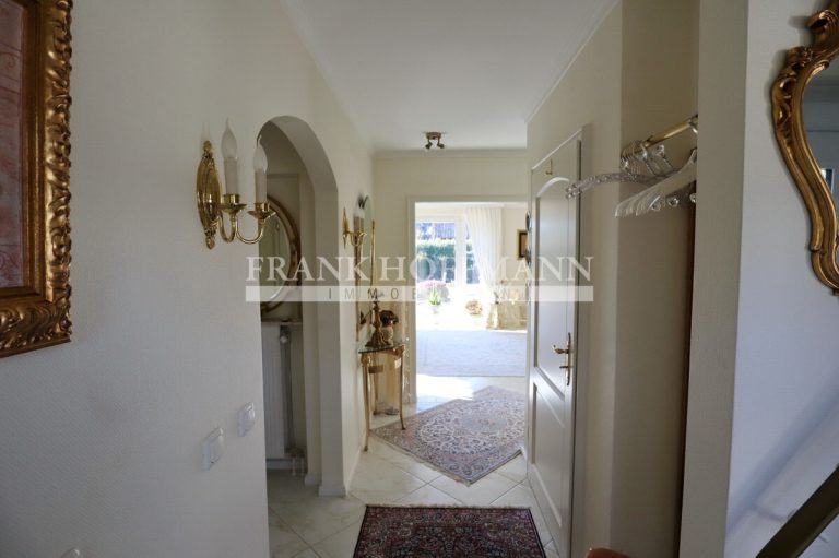Immobilienangebot - Bönningstedt - Alle - Platz für die ganze Familie: Einfamilienhaus mit großem Grundstück und Doppelgarage in Bönningstedt