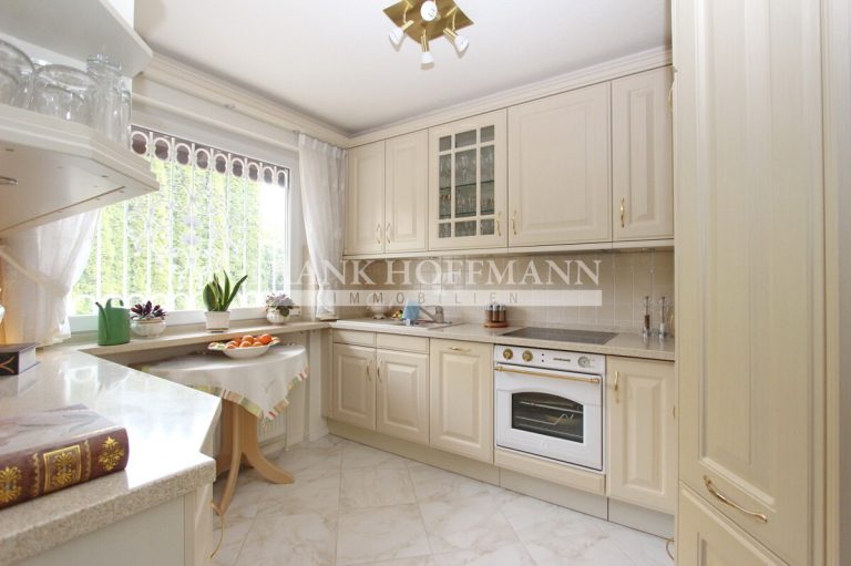 Immobilienangebot - Bönningstedt - Alle - Platz für die ganze Familie: Einfamilienhaus mit großem Grundstück und Doppelgarage in Bönningstedt