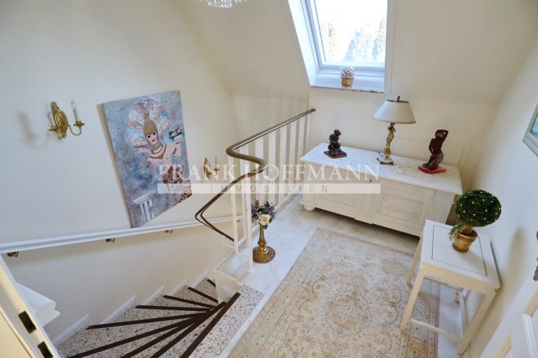 Immobilienangebot - Bönningstedt - Alle - Platz für die ganze Familie: Einfamilienhaus mit großem Grundstück und Doppelgarage in Bönningstedt