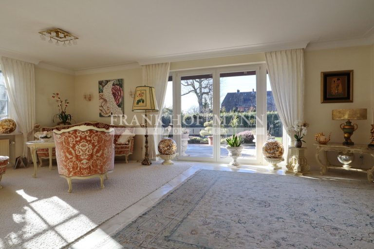 Immobilienangebot - Bönningstedt - Alle - Platz für die ganze Familie: Einfamilienhaus mit großem Grundstück und Doppelgarage in Bönningstedt
