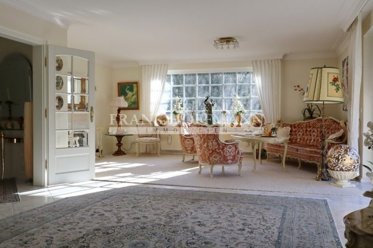 Immobilienangebot - Bönningstedt - Alle - Platz für die ganze Familie: Einfamilienhaus mit großem Grundstück und Doppelgarage in Bönningstedt