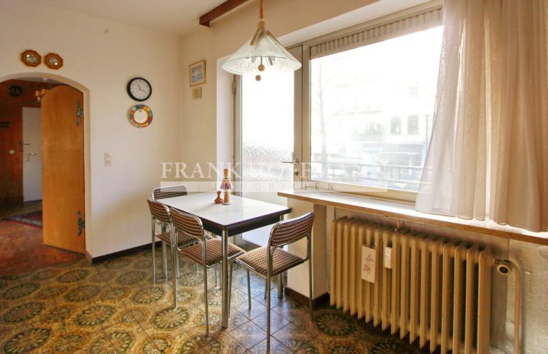 Immobilienangebot - Hamburg - Alle - 2-Zimmer-Wohnung mit viel Potenzial in Hamburg-Eimsbüttel - Balkon + 2 TG-Stellplätze