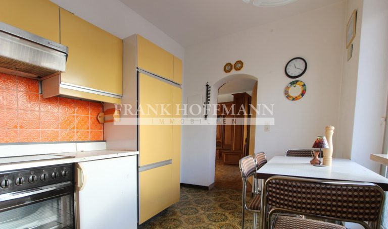 Immobilienangebot - Hamburg - Alle - 2-Zimmer-Wohnung mit viel Potenzial in Hamburg-Eimsbüttel - Balkon + 2 TG-Stellplätze