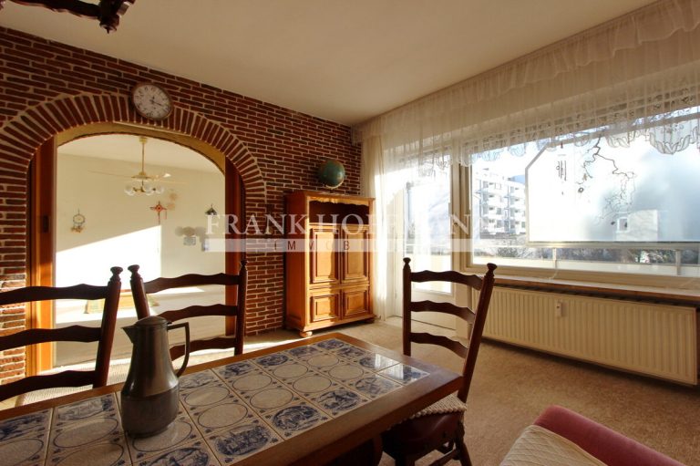 Immobilienangebot - Hamburg - Alle - 2-Zimmer-Wohnung mit viel Potenzial in Hamburg-Eimsbüttel - Balkon + 2 TG-Stellplätze