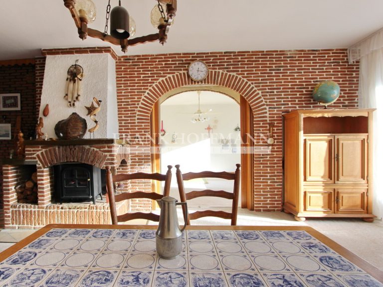 Immobilienangebot - Hamburg - Alle - 2-Zimmer-Wohnung mit viel Potenzial in Hamburg-Eimsbüttel - Balkon + 2 TG-Stellplätze