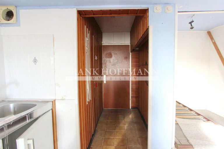 Immobilienangebot - Hamburg - Alle - 2-Zimmer-Wohnung mit viel Potenzial in Hamburg-Eimsbüttel - Balkon + 2 TG-Stellplätze