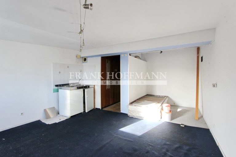 Immobilienangebot - Hamburg - Alle - 2-Zimmer-Wohnung mit viel Potenzial in Hamburg-Eimsbüttel - Balkon + 2 TG-Stellplätze