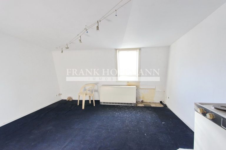 Immobilienangebot - Hamburg - Alle - 2-Zimmer-Wohnung mit viel Potenzial in Hamburg-Eimsbüttel - Balkon + 2 TG-Stellplätze