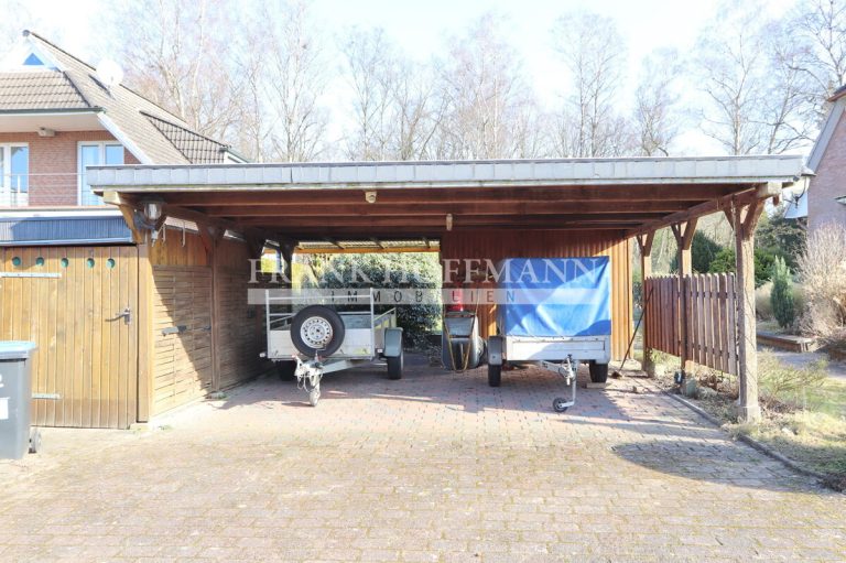 Immobilienangebot - Hamburg - Alle - Junges Einfamilienhaus mit Carport und Teich in Hamburg-Sasel