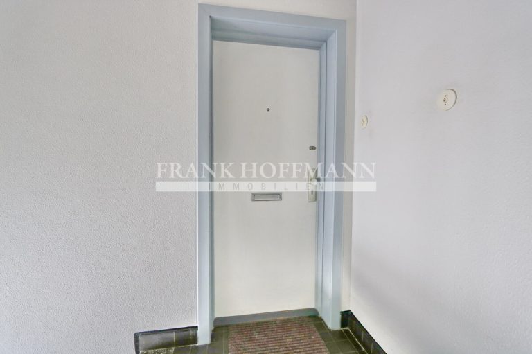 Immobilienangebot - Hamburg - Alle - Gemütliche Dachgeschoss-Wohnung mit Garage in Hamburg-Bramfeld