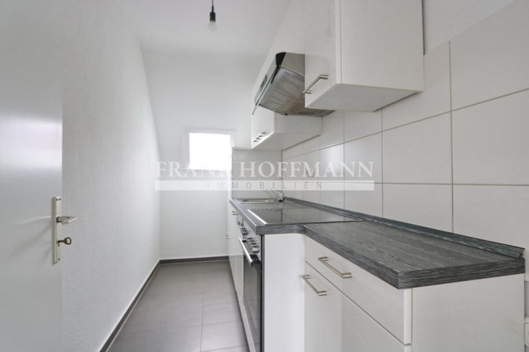 Immobilienangebot - Hamburg - Alle - Gemütliche Dachgeschoss-Wohnung mit Garage in Hamburg-Bramfeld