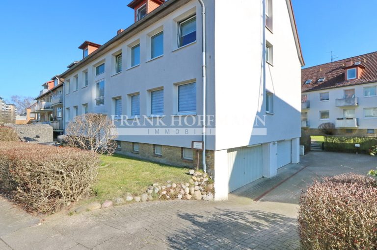 Immobilienangebot - Hamburg - Alle - Gemütliche Dachgeschoss-Wohnung mit Garage in Hamburg-Bramfeld