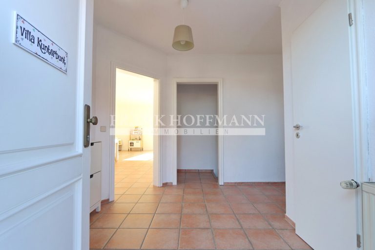 Immobilienangebot - Kaltenkirchen - Alle - Attraktive Doppelhaushälfte mit Carport, Garten und großzügiger Ausbaureserve im Dachgeschoss