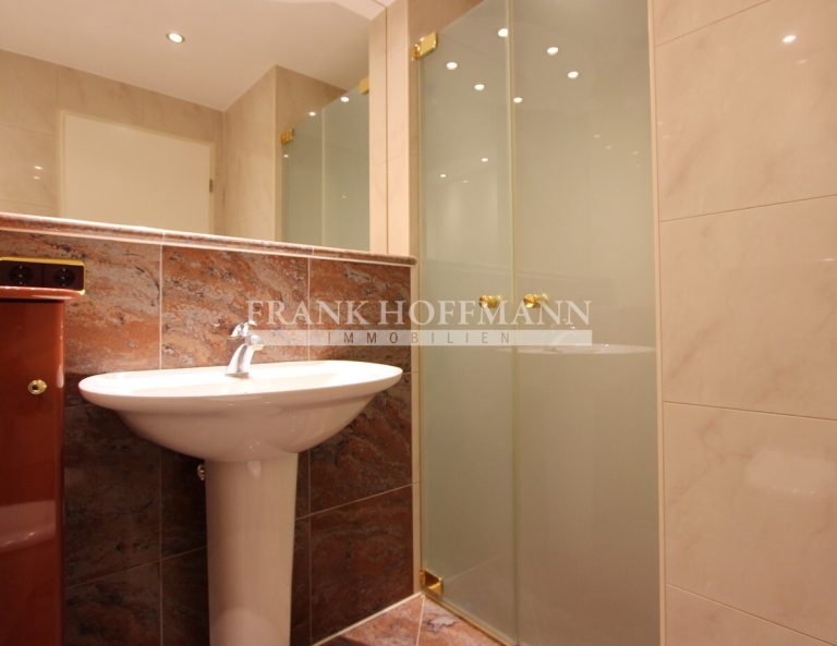 Immobilienangebot - Hamburg - Alle - Hochwertige Maisonettewohnung am Tierpark Hagenbeck mit 2 TG-Stellplätzen in Hamburg-Stellingen