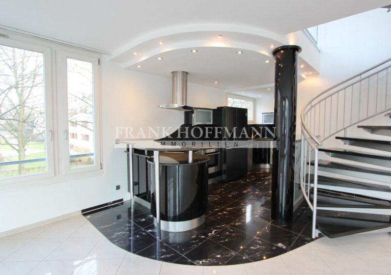 Immobilienangebot - Hamburg - Alle - Hochwertige Maisonettewohnung am Tierpark Hagenbeck mit 2 TG-Stellplätzen in Hamburg-Stellingen