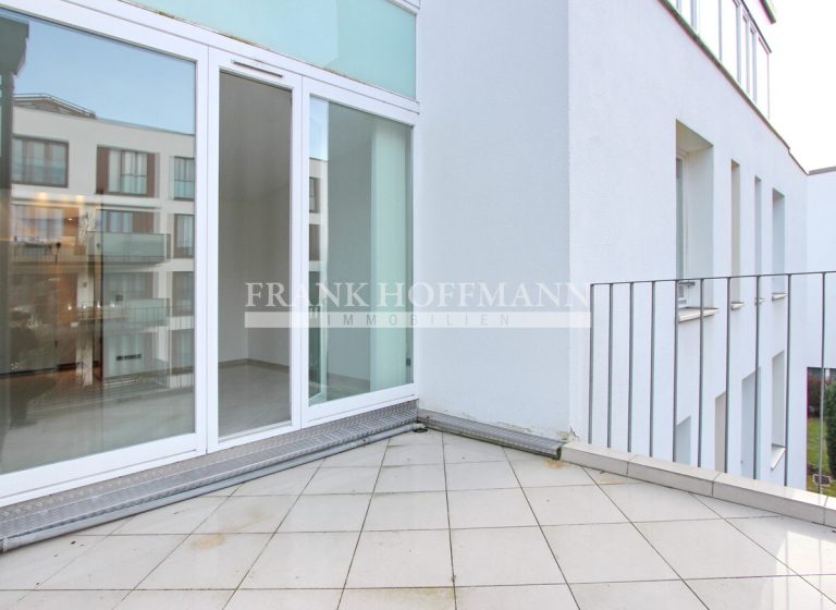 Immobilienangebot - Hamburg - Alle - Hochwertige Maisonettewohnung am Tierpark Hagenbeck mit 2 TG-Stellplätzen in Hamburg-Stellingen