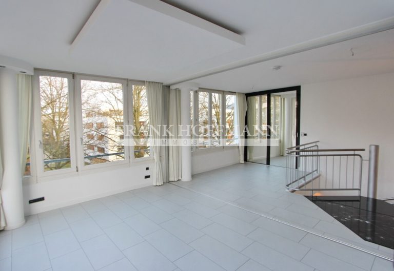Immobilienangebot - Hamburg - Alle - Hochwertige Maisonettewohnung am Tierpark Hagenbeck mit 2 TG-Stellplätzen in Hamburg-Stellingen