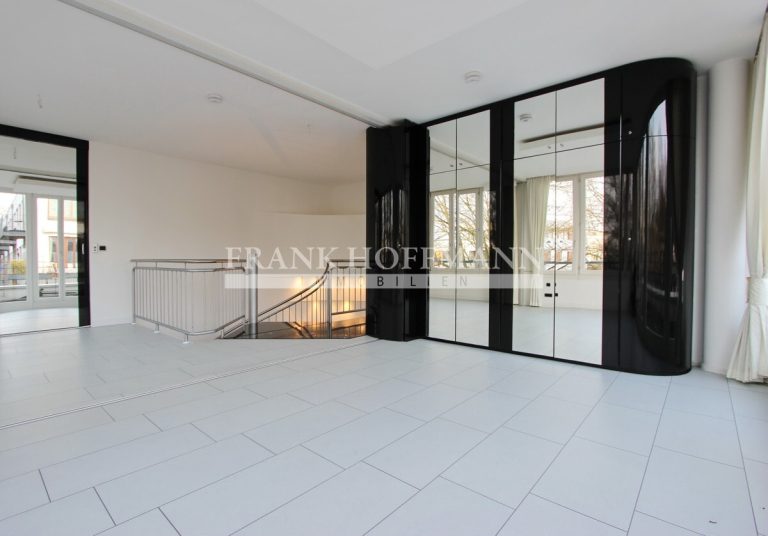 Immobilienangebot - Hamburg - Alle - Hochwertige Maisonettewohnung am Tierpark Hagenbeck mit 2 TG-Stellplätzen in Hamburg-Stellingen