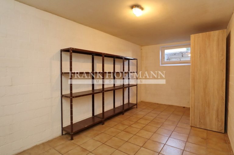 Immobilienangebot - Kaltenkirchen - Alle - Einfamilienhaus mit vermieteter Einliegerwohnung in Kaltenkirchen