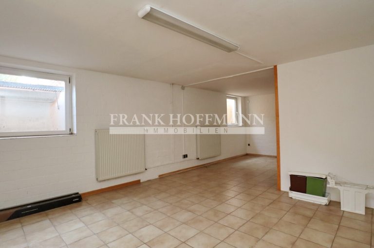 Immobilienangebot - Kaltenkirchen - Alle - Einfamilienhaus mit vermieteter Einliegerwohnung in Kaltenkirchen