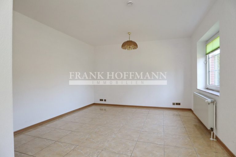 Immobilienangebot - Kaltenkirchen - Alle - Einfamilienhaus mit vermieteter Einliegerwohnung in Kaltenkirchen