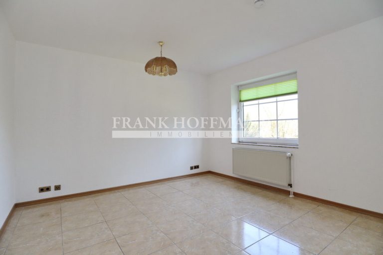 Immobilienangebot - Kaltenkirchen - Alle - Einfamilienhaus mit vermieteter Einliegerwohnung in Kaltenkirchen
