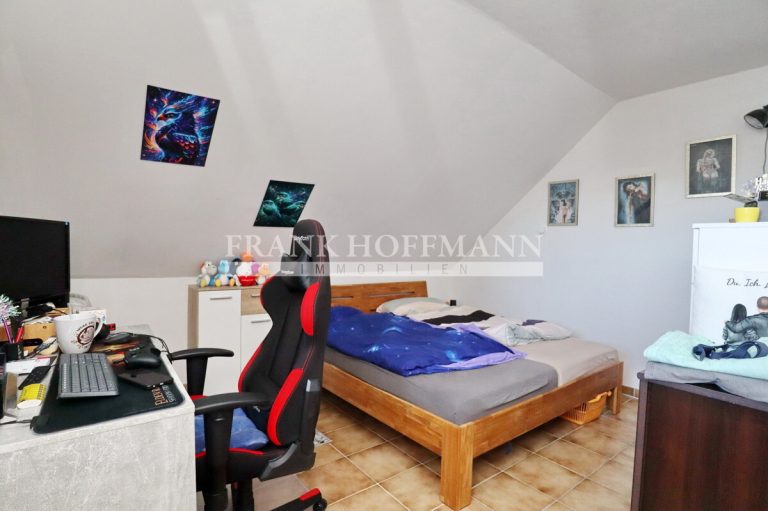 Immobilienangebot - Kaltenkirchen - Alle - Einfamilienhaus mit vermieteter Einliegerwohnung in Kaltenkirchen