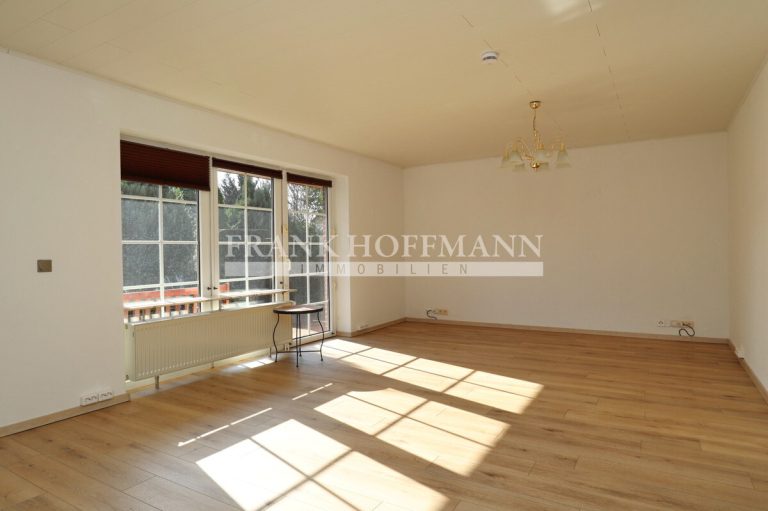 Immobilienangebot - Kaltenkirchen - Alle - Einfamilienhaus mit vermieteter Einliegerwohnung in Kaltenkirchen